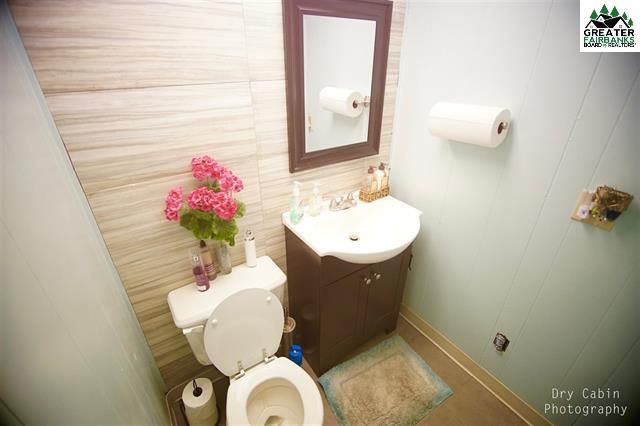 131 N Santa Claus Ln, North Pole, AK 99705
